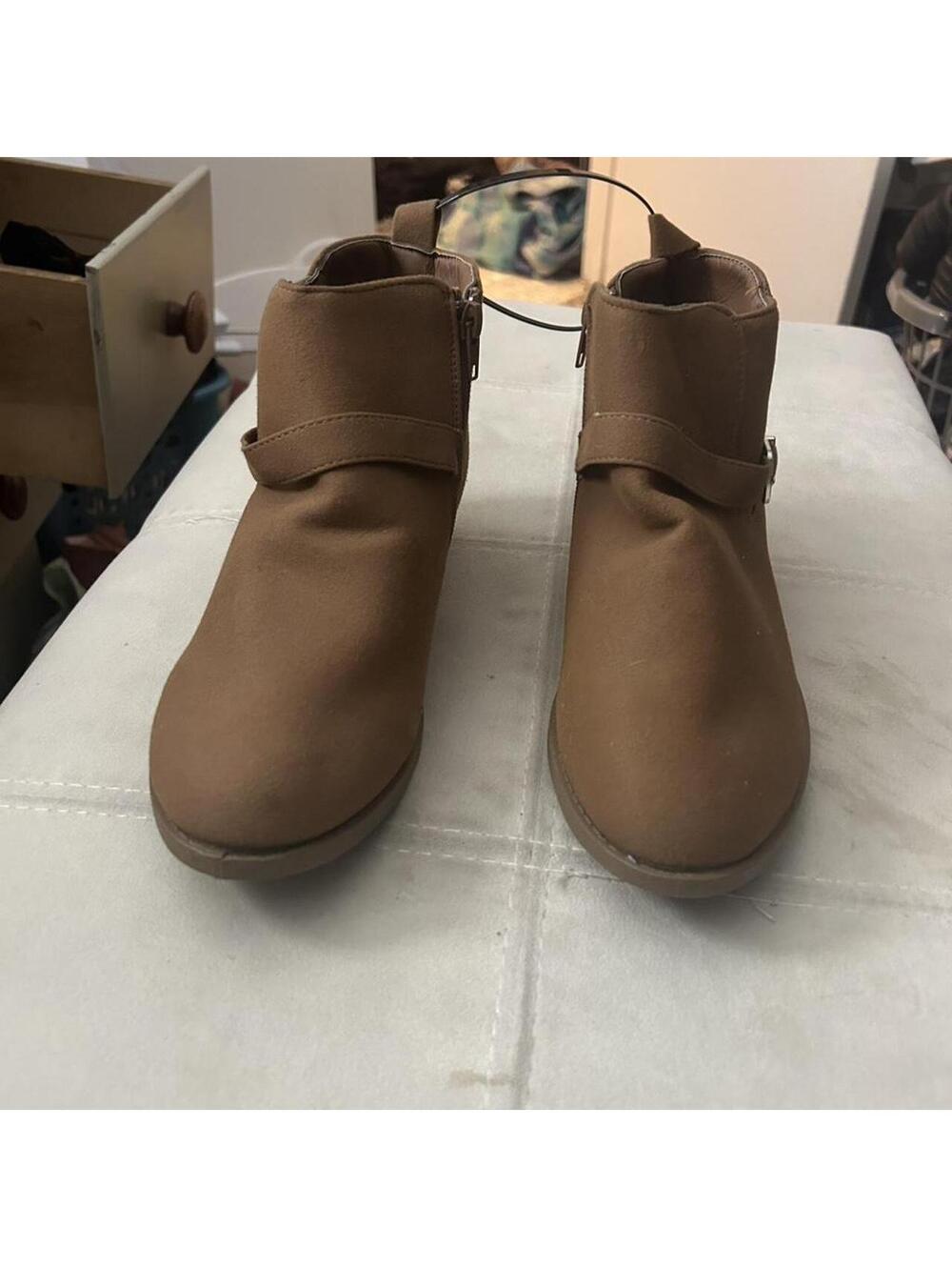 Women's Tan and Brown Boot